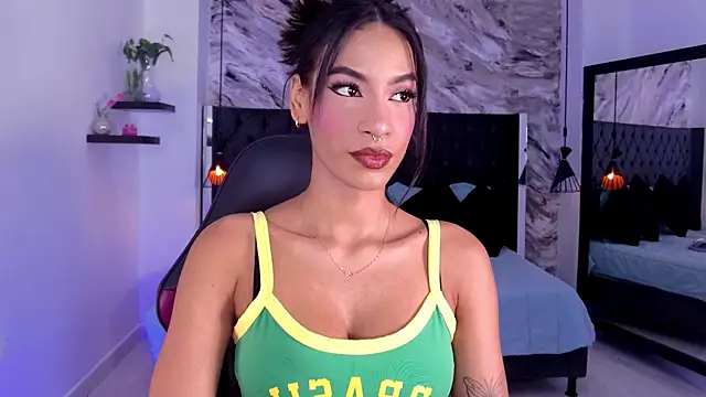 Snapshot of kitty_collins_ chatting on 06.17.26 kitty collins online show from 06.17.26