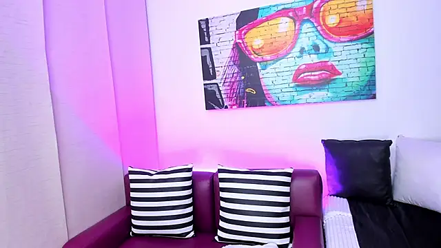 leyah  online show from 11.23.25