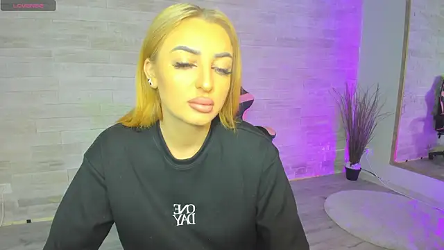 Lexi Blazee online show from 10.21.25