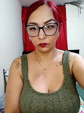 Snapshot of Vamanda05 chatting on 09.10.25 Vamanda05 online show from 09.10.25