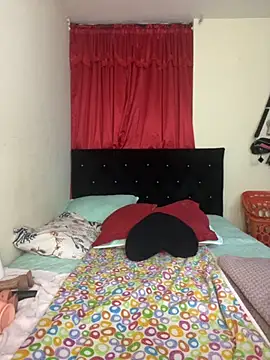 Snapshot of Vamanda05 chatting on 09.19.25 Vamanda05 online show from 09.19.25