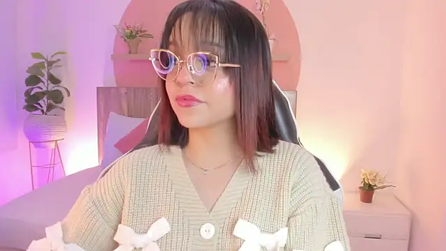 Clara Luu online show from 06.10.26