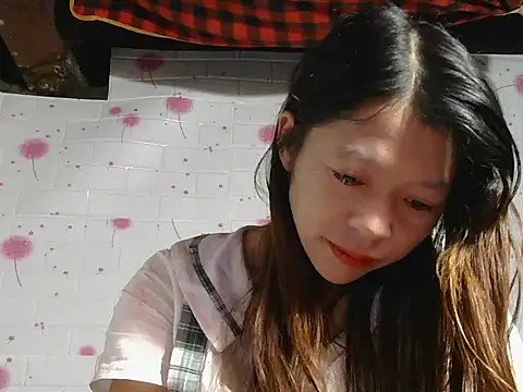 Snapshot of Mina_ti chatting on 10.04.25 Mina ti online show from 10.04.25