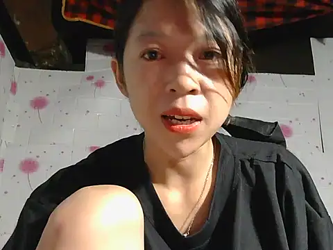 Snapshot of Mina_ti chatting on 10.05.25 Mina ti online show from 10.05.25
