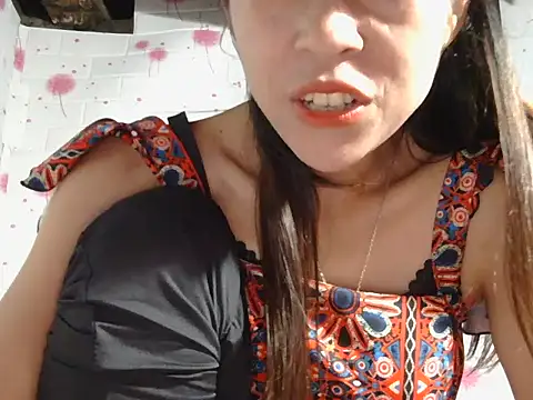 Snapshot of Mina_ti chatting on 10.08.25 Mina ti online show from 10.08.25