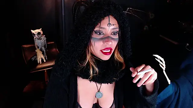 Snapshot of SabaTheCourtesan chatting on 10.29.25 SabaTheCourtesan online show from 10.29.25