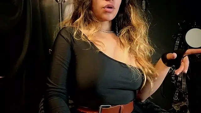 Snapshot of SabaTheCourtesan chatting on 02.14.26 SabaTheCourtesan online show from 02.14.26