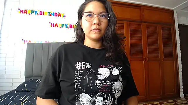Snapshot of Naia_Stant chatting on 10.16.25 Naia Stant online show from 10.16.25