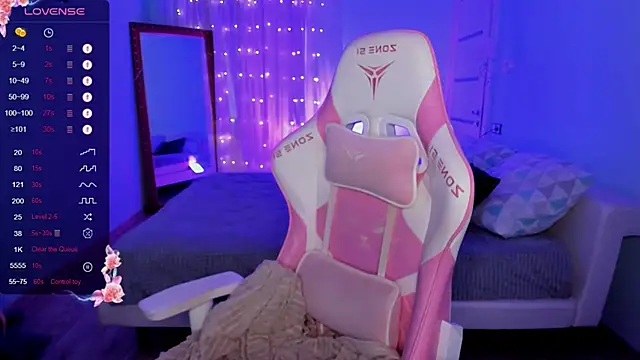 AnyaTaylor  online show from 10.25.25