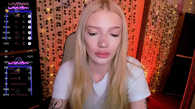 AnyaTaylor  online show from 03.15.26