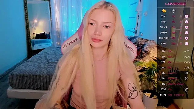 Snapshot of AnyaTaylor_ chatting on 05.31.26 AnyaTaylor online show from 05.31.26