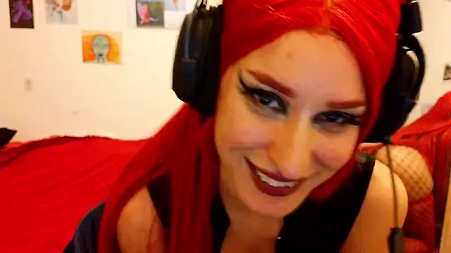 Snapshot of kendrafarq chatting on 05.28.26 kendrafarq online show from 05.28.26