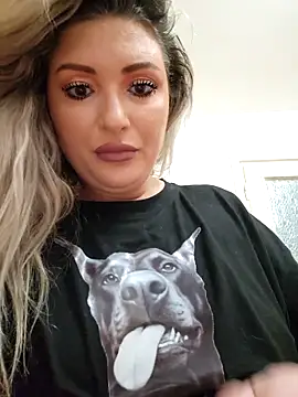 Snapshot of Blondie_Sasha chatting on 11.07.25 Blondie Sasha online show from 11.07.25