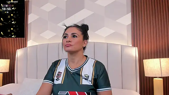 Mommy Naughty online show from 05.16.26