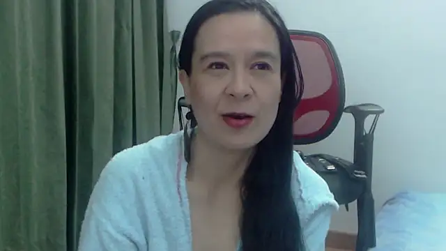 Aileendarkhot online show from 11.28.25