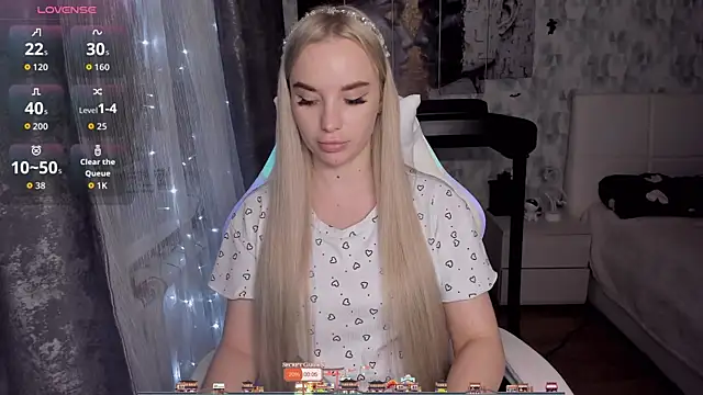 Snapshot of KiraKrox chatting on 11.09.25 KiraKrox online show from 11.09.25