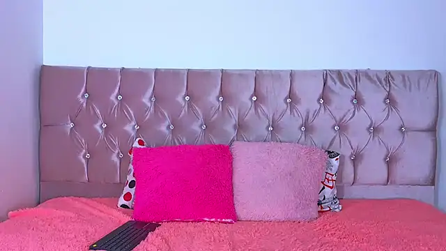 Snapshot of Electra__moon chatting on 09.17.25 Electra moon online show from 09.17.25