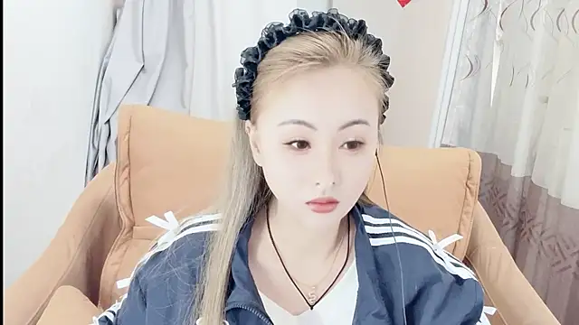 Snapshot of AUTUMN_1 chatting on 03.28.26 AUTUMN 1 online show from 03.28.26