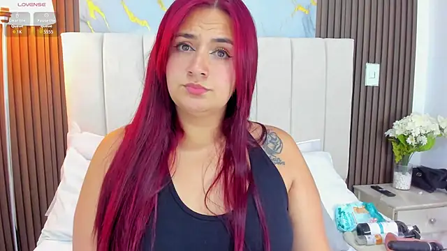 Snapshot of Victoria_Guzman chatting on 06.12.26 Victoria Guzman online show from 06.12.26