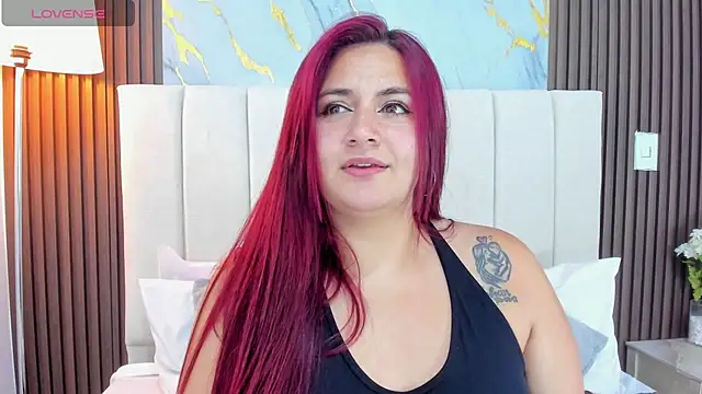 Snapshot of Victoria_Guzman chatting on 07.01.26 Victoria Guzman online show from 07.01.26