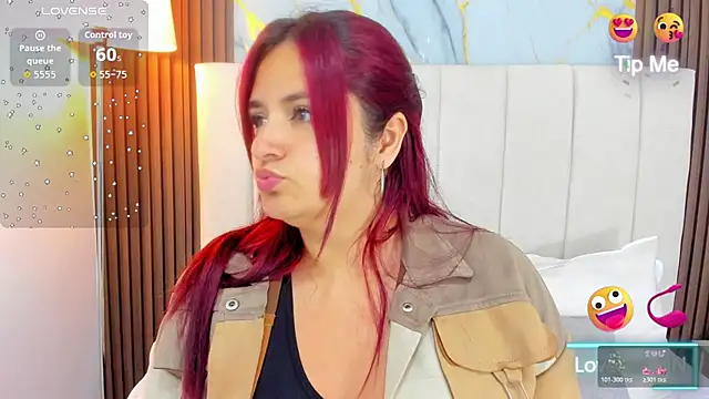 Snapshot of Victoria_Guzman chatting on 07.23.26 Victoria Guzman online show from 07.23.26