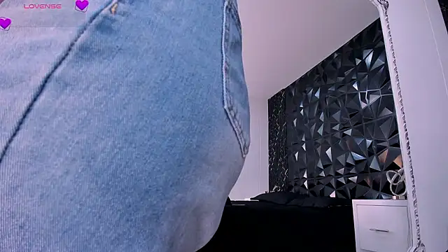 ChannelWhite  online show from 03.10.26