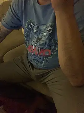 Snapshot of BurcuMertizmir chatting on 11.21.25 BurcuMertizmir online show from 11.21.25