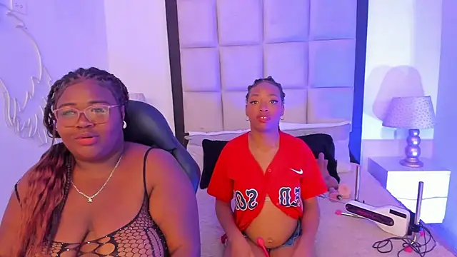 ElisabettaMonroy online show from 12.18.25