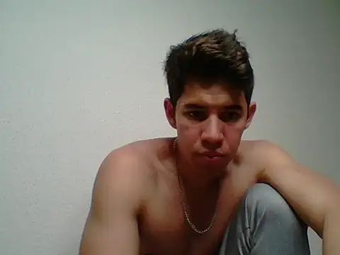 Snapshot of Maxtaylor18 chatting on 10.08.25 Maxtaylor18 online show from 10.08.25