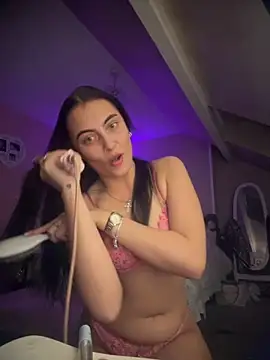 Mesmerising MaxineX online show from 11.19.25