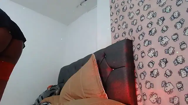 Snapshot of Angeliicaxx chatting on 06.10.26 Angeliicaxx online show from 06.10.26