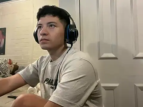 Snapshot of feeelipe2007 chatting on 09.10.25 feeelipe2007 online show from 09.10.25