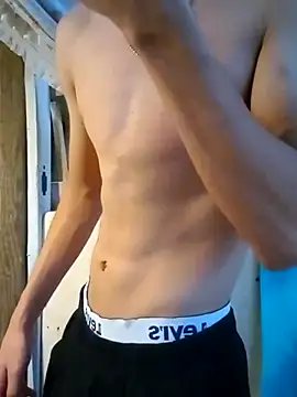 Snapshot of LUISSLEONN0958 chatting on 09.27.25 LUISSLEONN0958 online show from 09.27.25