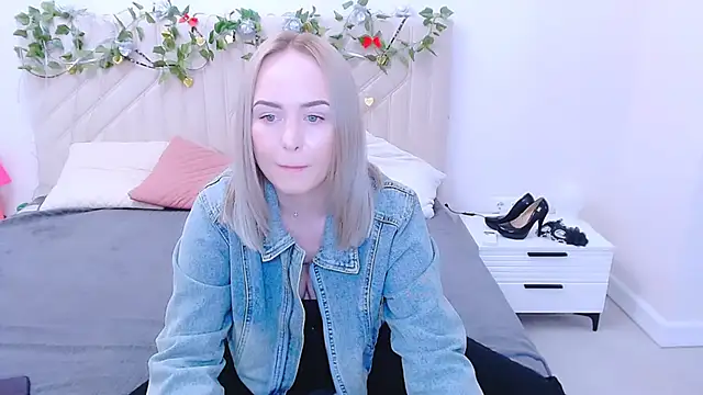 LiluMoon   online show from 04.27.26