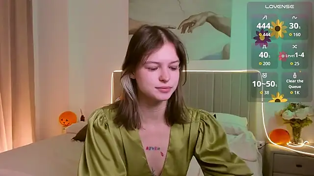 Lisa Blossom online show from 11.05.25