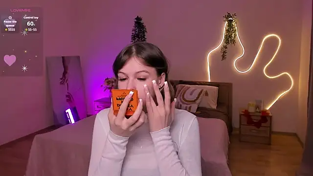Lisa Blossom online show from 04.28.26