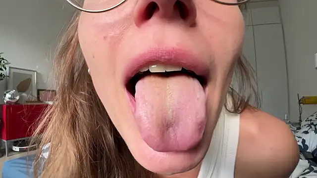 Scorpion Peach online show from 10.09.25