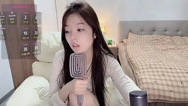 Snapshot of T-LL77- chatting on 11.22.25 T-LL77- online show from 11.22.25