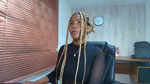 Snapshot of ArianaBeake chatting on 10.21.25 ArianaBeake online show from 10.21.25