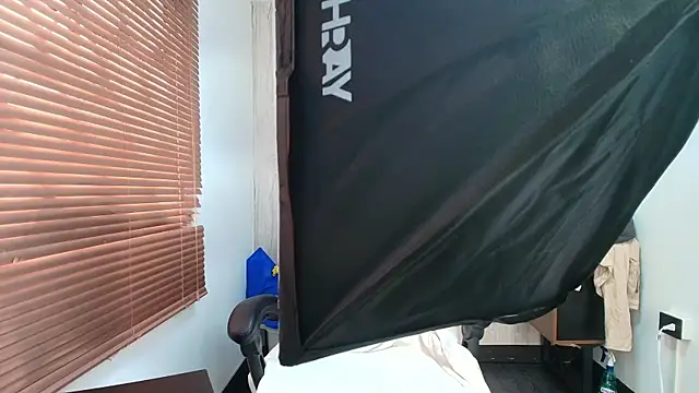 ArianaBeake online show from 10.28.25