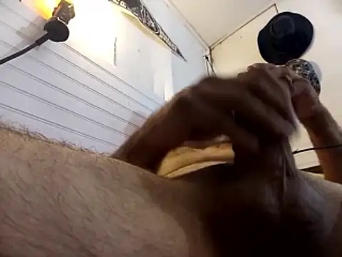 Snapshot of Southerngent1979 chatting on 11.02.25 Southerngent1979 online show from 11.02.25