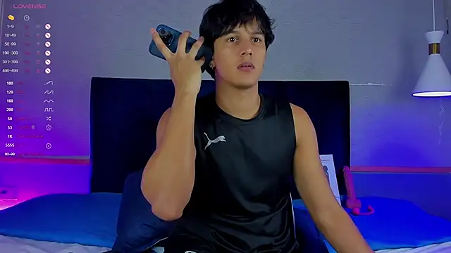 Leo Savage  online show from 11.07.25