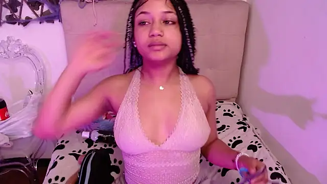 Snapshot of shelbygp chatting on 10.28.25 shelbygp online show from 10.28.25