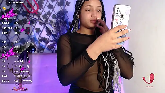 Snapshot of shelbygp chatting on 11.04.25 shelbygp online show from 11.04.25