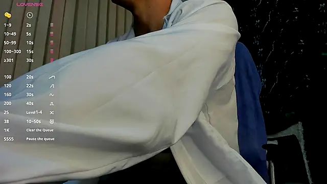 Snapshot of Alexander_ferre chatting on 10.04.25 Alexander ferre online show from 10.04.25