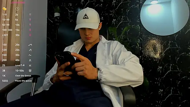 Snapshot of Alexander_ferre chatting on 10.09.25 Alexander ferre online show from 10.09.25