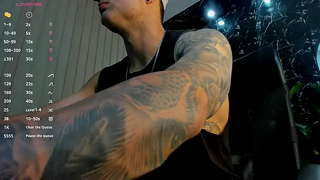 Snapshot of Alexander_ferre chatting on 10.12.25 Alexander ferre online show from 10.12.25