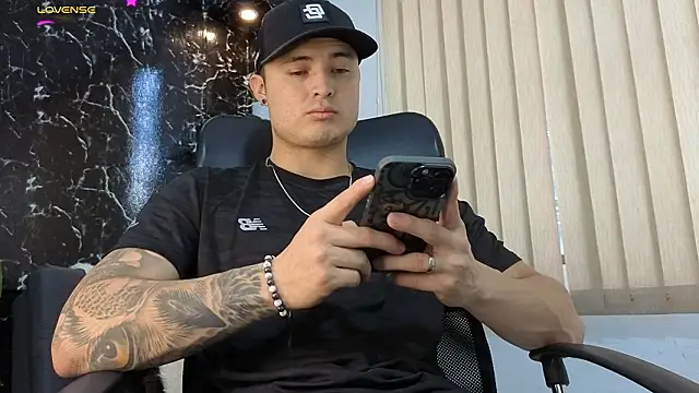 Snapshot of Alexander_ferre chatting on 02.05.26 Alexander ferre online show from 02.05.26