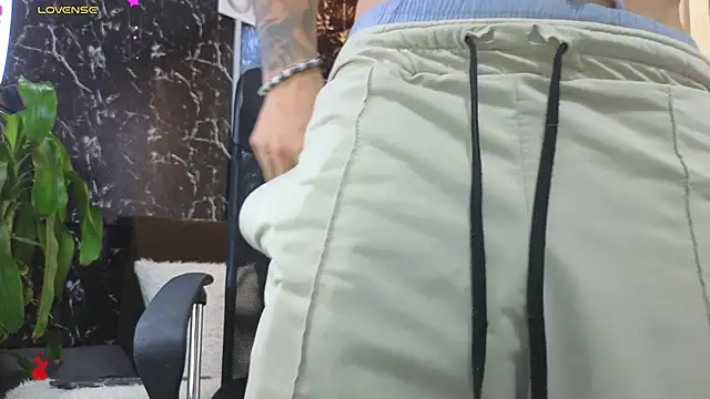 Snapshot of Alexander_ferre chatting on 03.15.26 Alexander ferre online show from 03.15.26