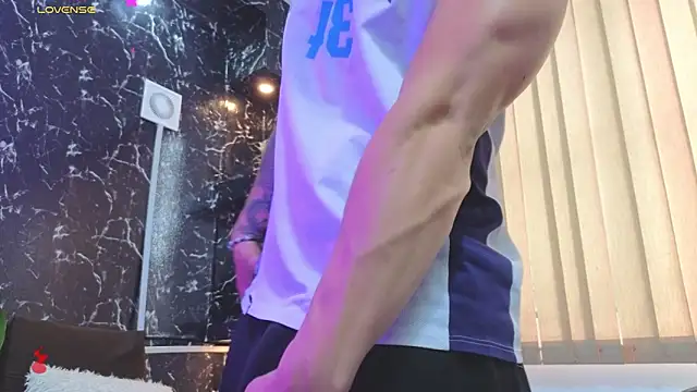 Snapshot of Alexander_ferre chatting on 03.21.26 Alexander ferre online show from 03.21.26